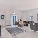 Nola Traditional With Pool And Amazing Sea Views, Вилла Парос