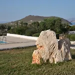 Вилла Nola Traditional With Pool And Amazing Sea Views, Парос