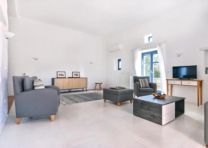 Nola Traditional With Pool And Amazing Sea Views, Vila Páros