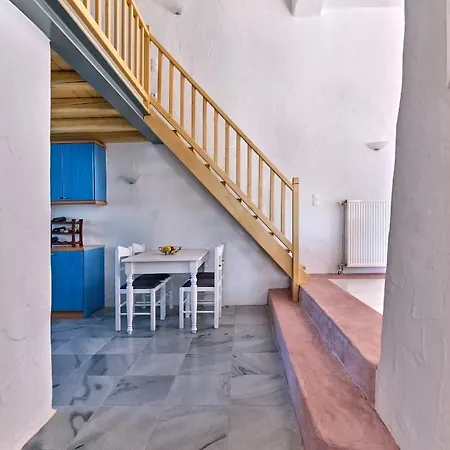 Nola Traditional With Pool And Amazing Sea Views, Villa Márpissa